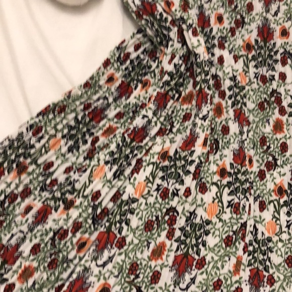 Ladies Max Studio Floral blouse - Picture 3 of 5